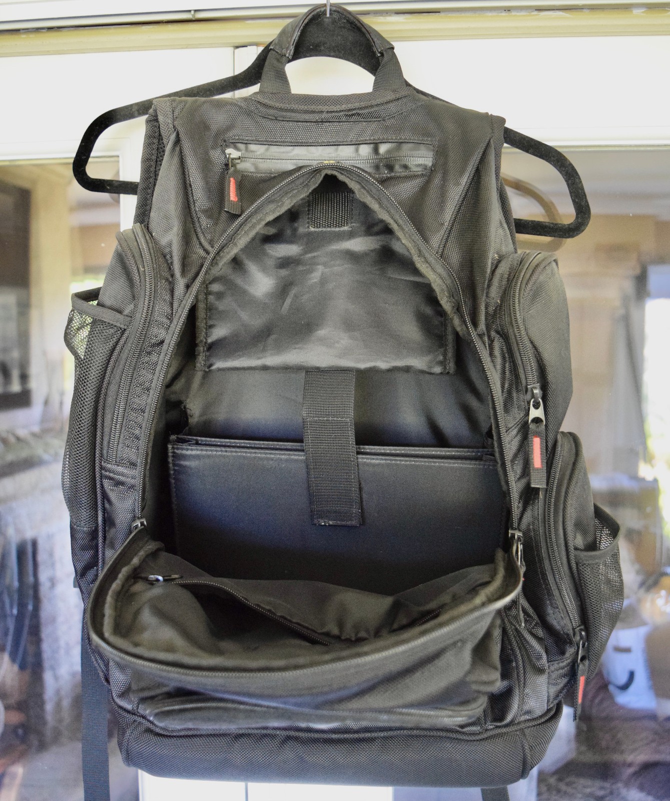 CODI FERRETTI Pro Sport Pack Laptop BACKPACK Blk. 20″ CUSTOM Mercedes Benz