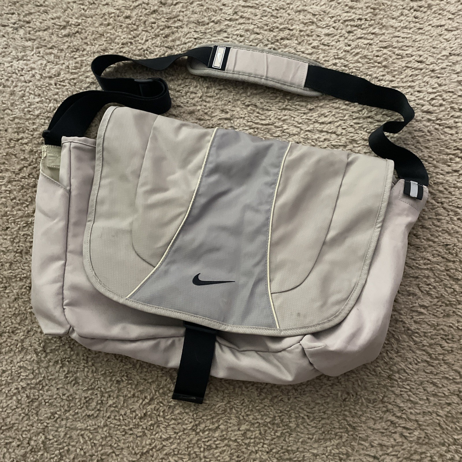 VTG Y2K Nike Crossbody V1.4 Messenger Bag !Laptop Travel Carrier Beige Tan Gray