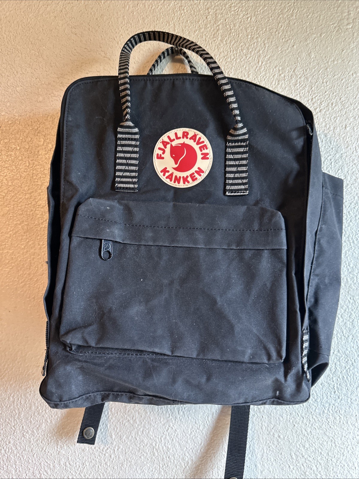 Fjallraven Kanken Classic 550 Black Backpack Style 23510