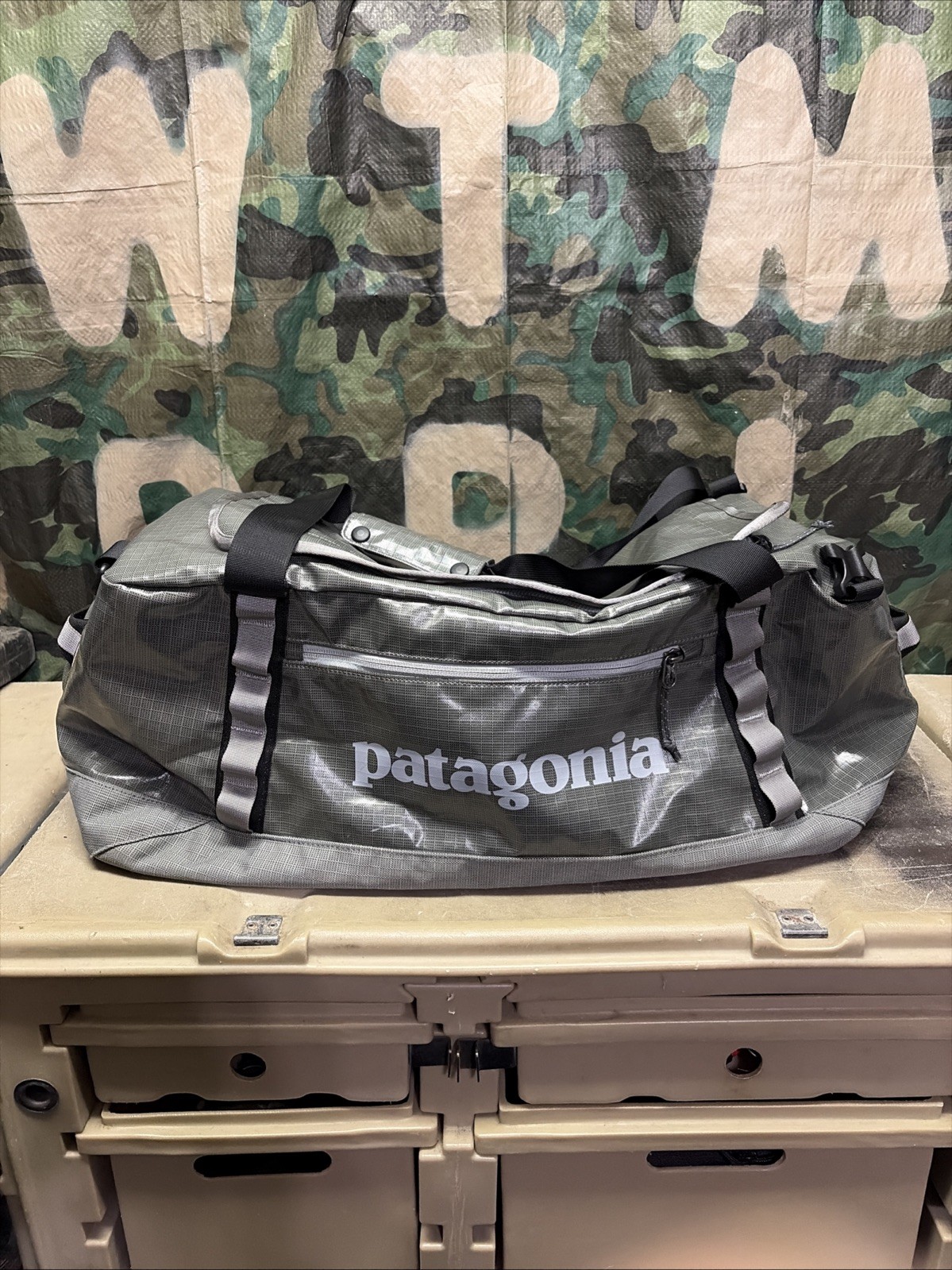 Patagonia Hex Grey Black Hole 60L Duffle Bag 49341 SP18