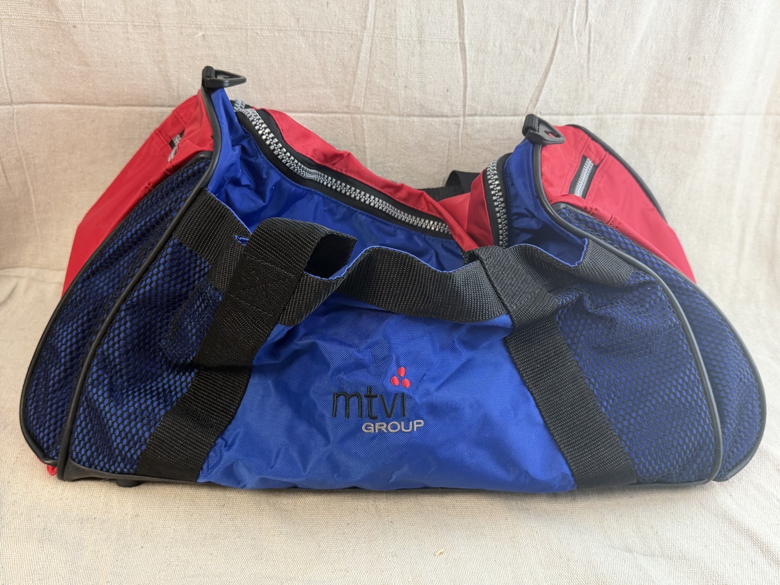 Vintage MTVI Group Duffel Bag MTV VH1 Sonicnet Promo Blue Red New