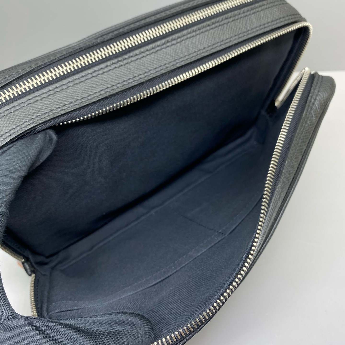 Louis Vuitton Pre-Owned Authentic Clutch Black 26×16.5x8cm Cowhide