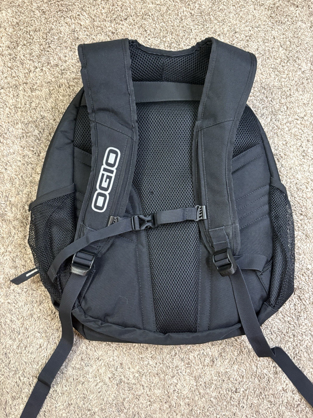 OGIO S2 Black Backpack Zip Adjustable Straps Outer Pockets Unisex Large