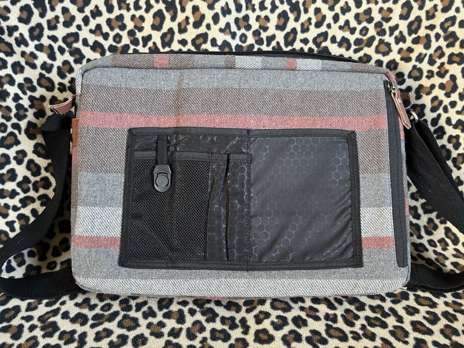 HEX Westmore Messenger Bag