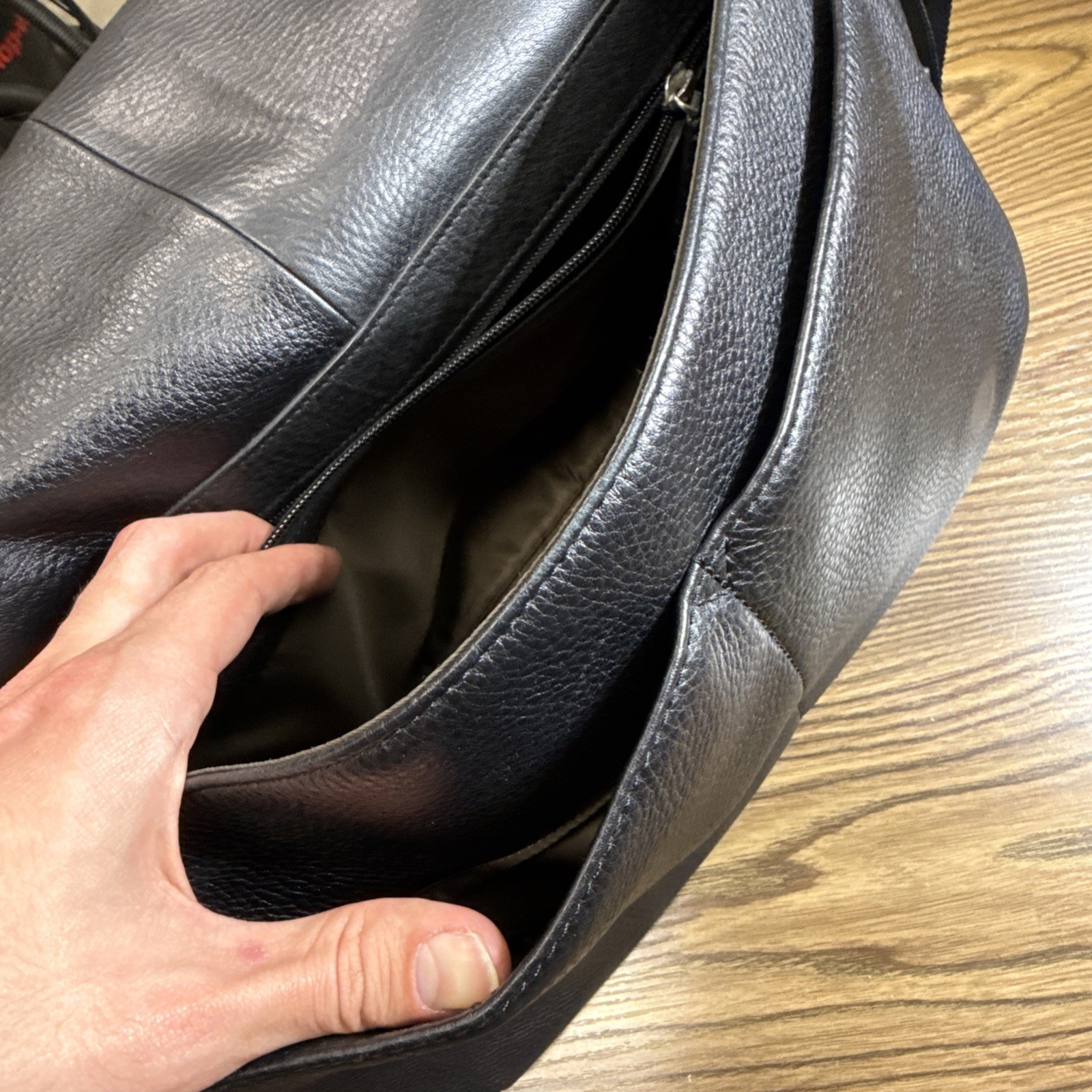 Bosca Old Leather Magnetic Flap Messenger Bag Black
