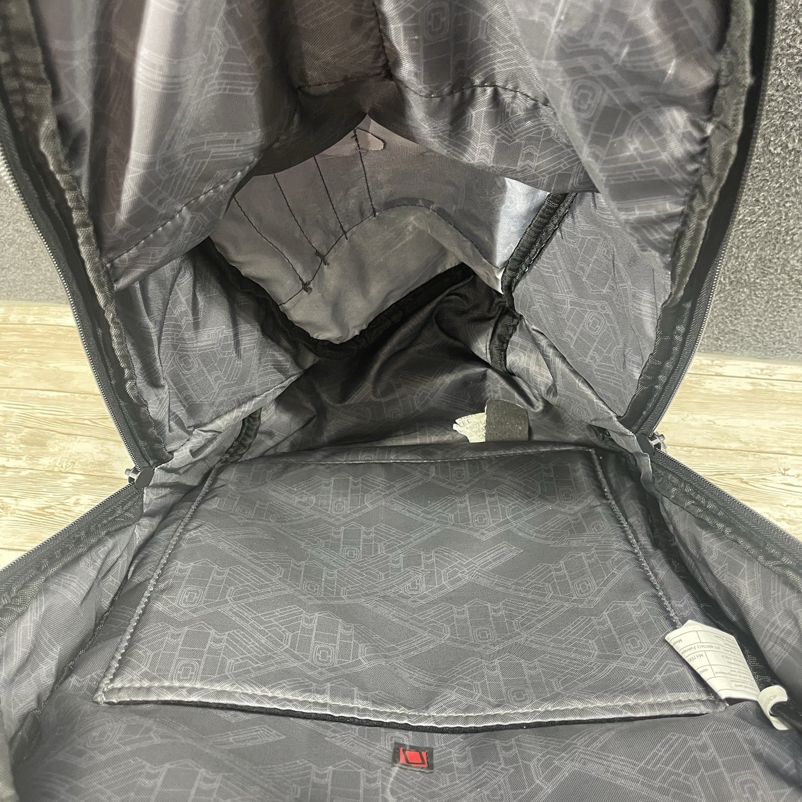 OGIO® Ace Pack Metallic Gray Backpack, 1680D, 1,450 cu. in./22.1 L, PADDED