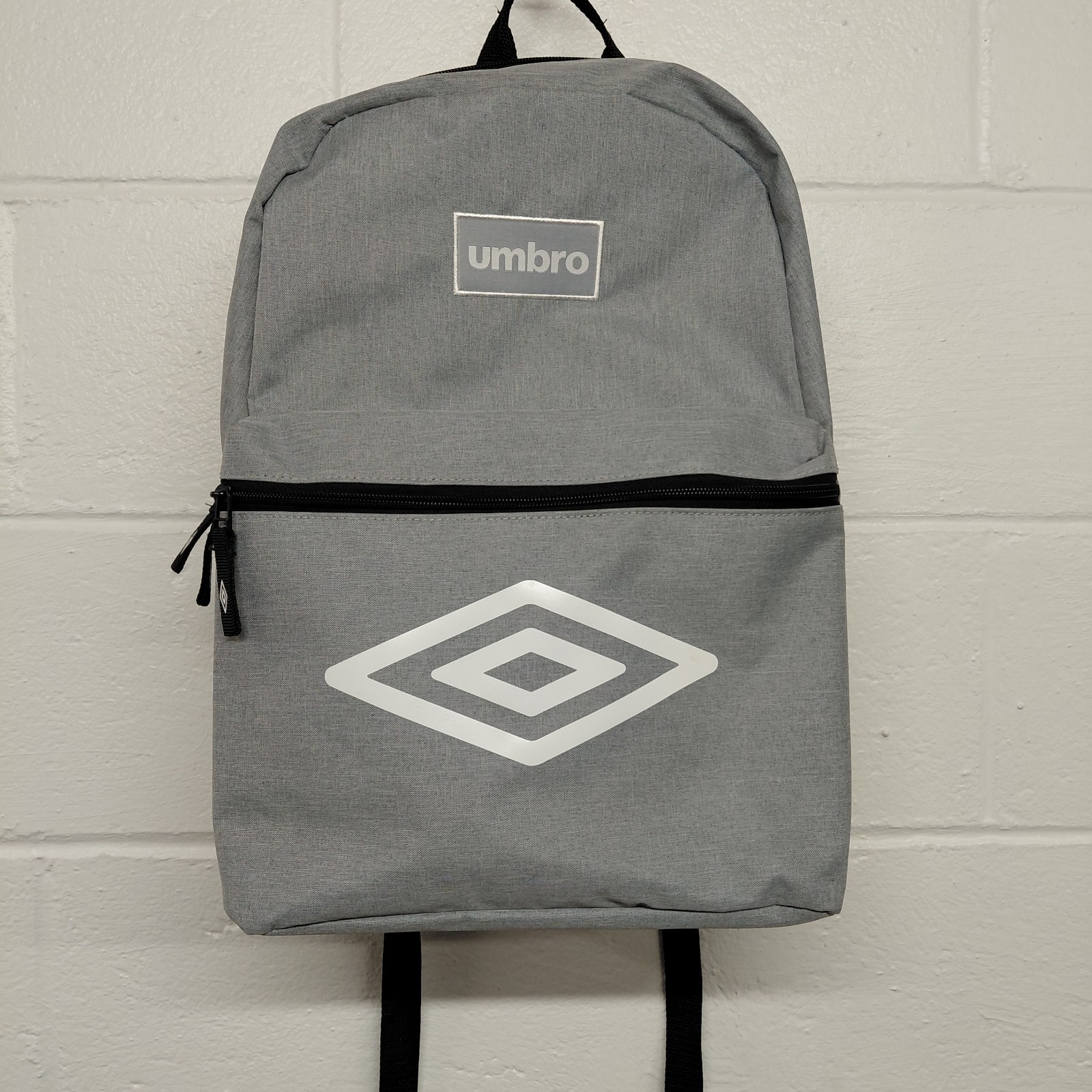 Umbro 17″ Double Padded Strap School Backpack – Heather Gray Multi Pockets Logo