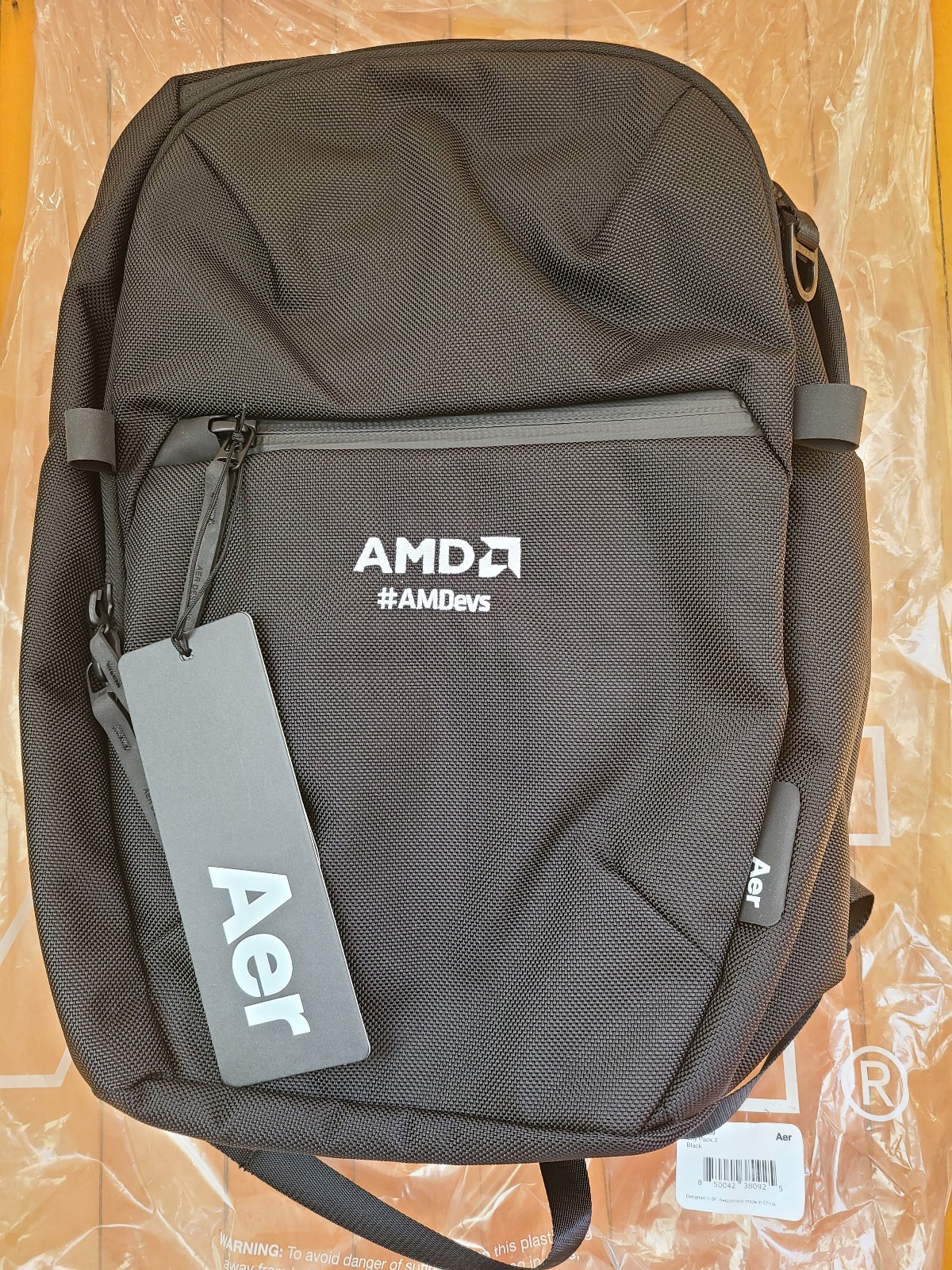 AER City Pack 2 – Color Black – Volume 16 L – AMD Logo