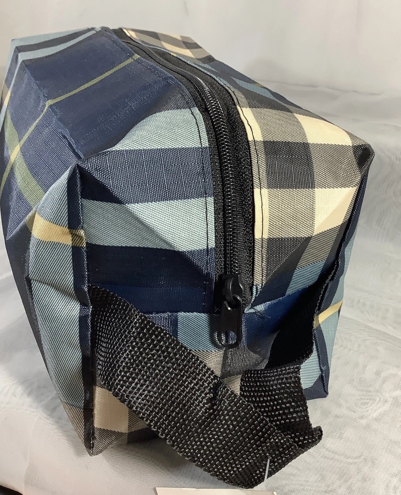 Assured Light Weight Plaid Travel Toiletry Bag Polyester Vinyl Plaid Blue – NWT