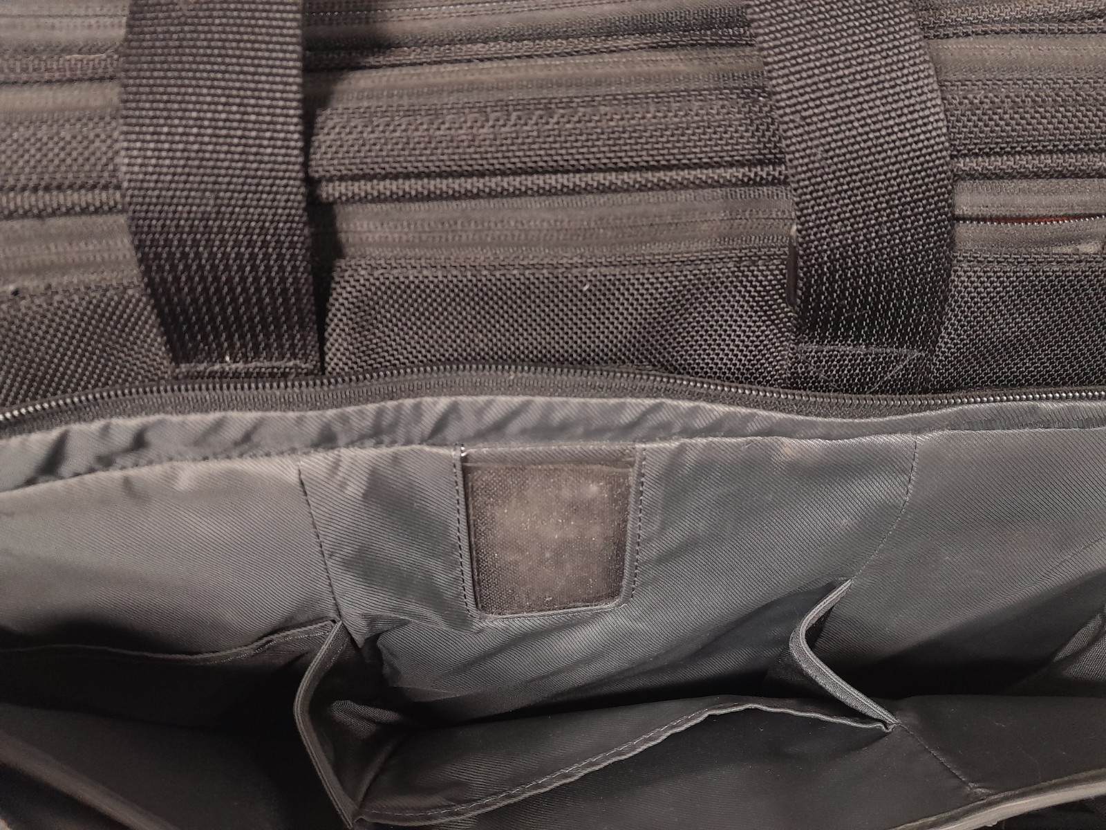 Briggs & Riley Travelware Expandable 17″x 13″ Cabin Laptop Bag Black BB104X-4