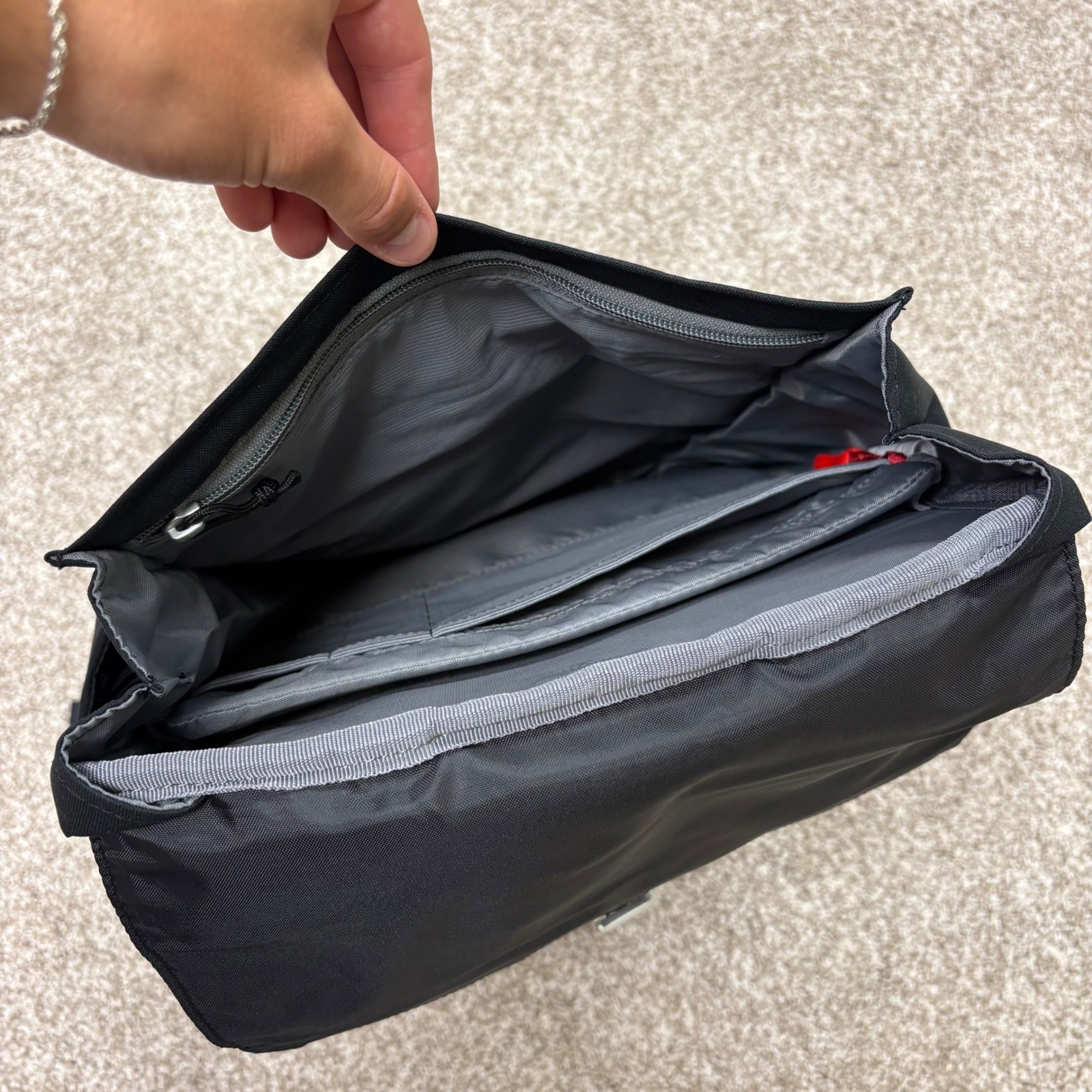 NEW Osprey Arcane Flap Pack 14L Unisex OS Black Laptop Backpack Sustainable