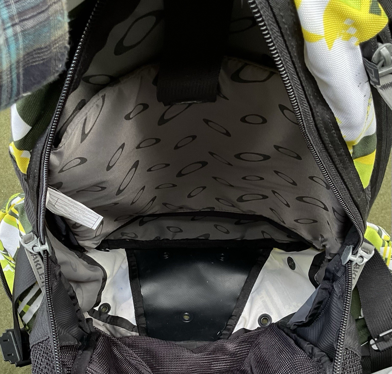 OAKLEY ICON 3.0 y2k Camo BACKPACK Tactical Military Mechanism AP