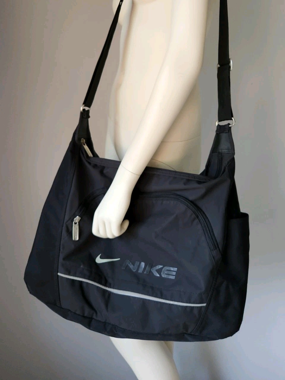 Vtg Nike Y2K Crossbody Bag Duffle Shoulder Gym Workout Travel Carry On Gorpcore