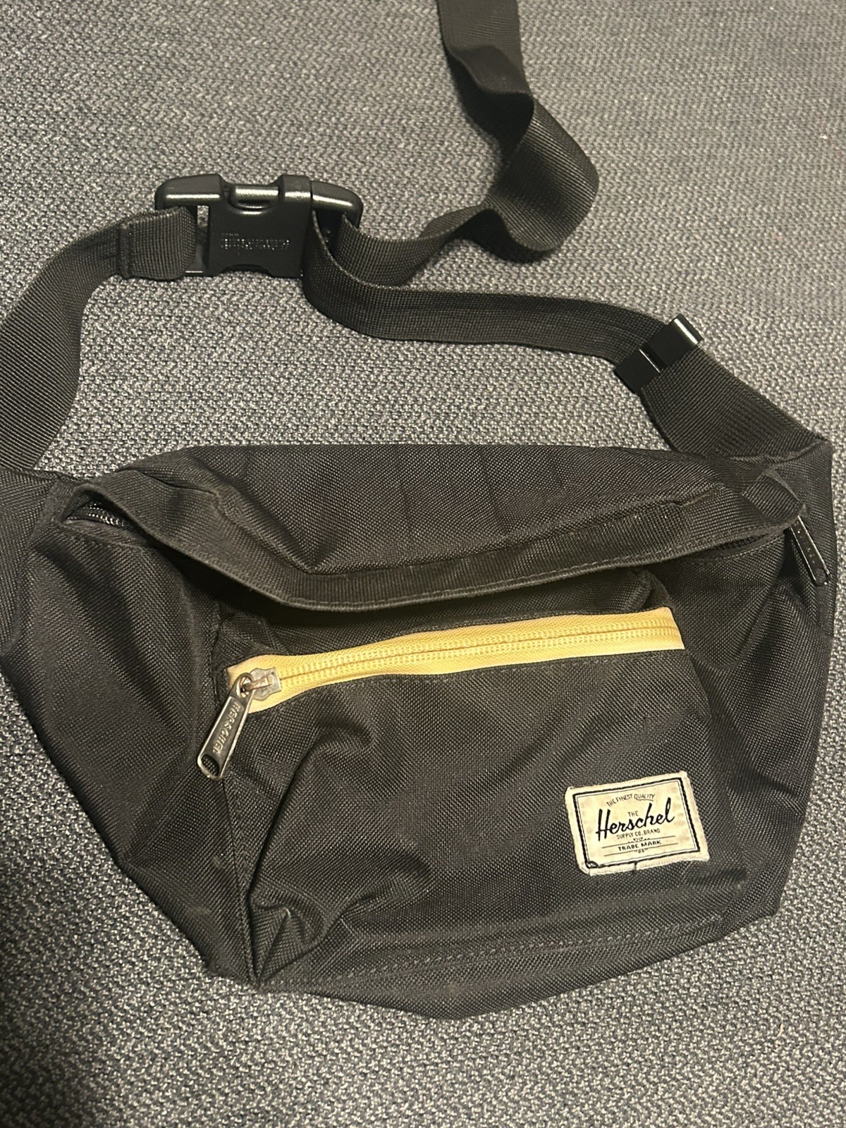 Herschel Supply Company Fifteen Unisex Hip Pack Black 2L Fanny/Waist Bag
