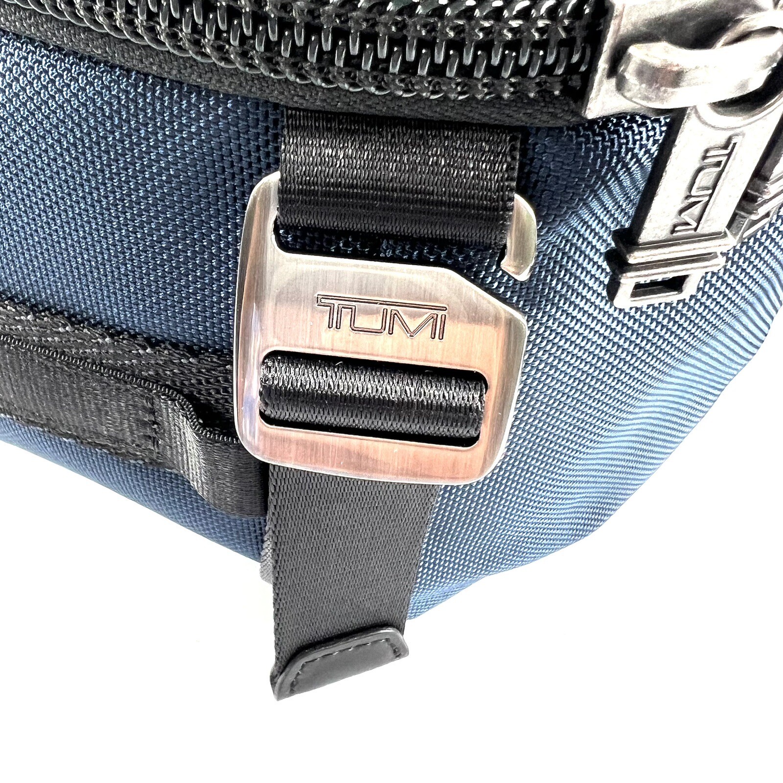 TUMI Alpha Bravo Platoon Sling Navy Blue and Black Shoulder Bag Crossbody