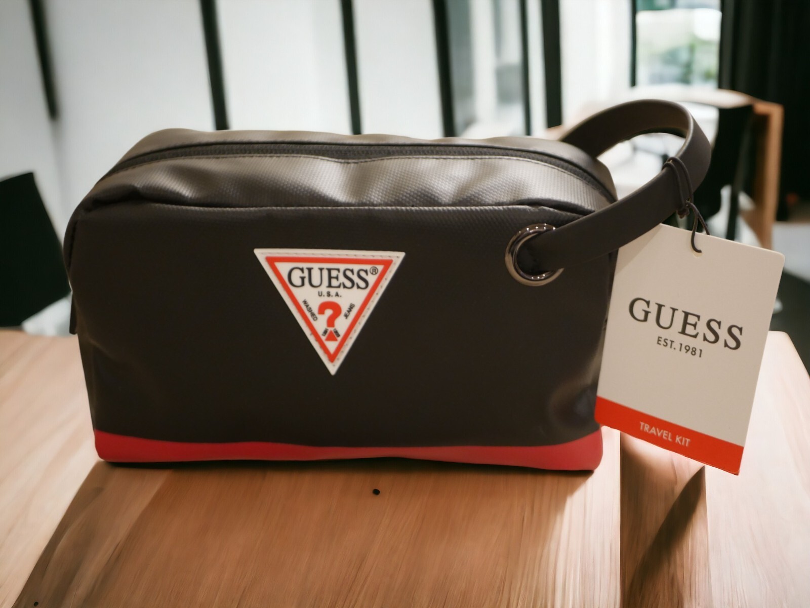 NEW WT SMALL MEN’S GUESS BLACK RED LEATHER HANDLE TOILETRY TRAVEL CASE BAG LOGO