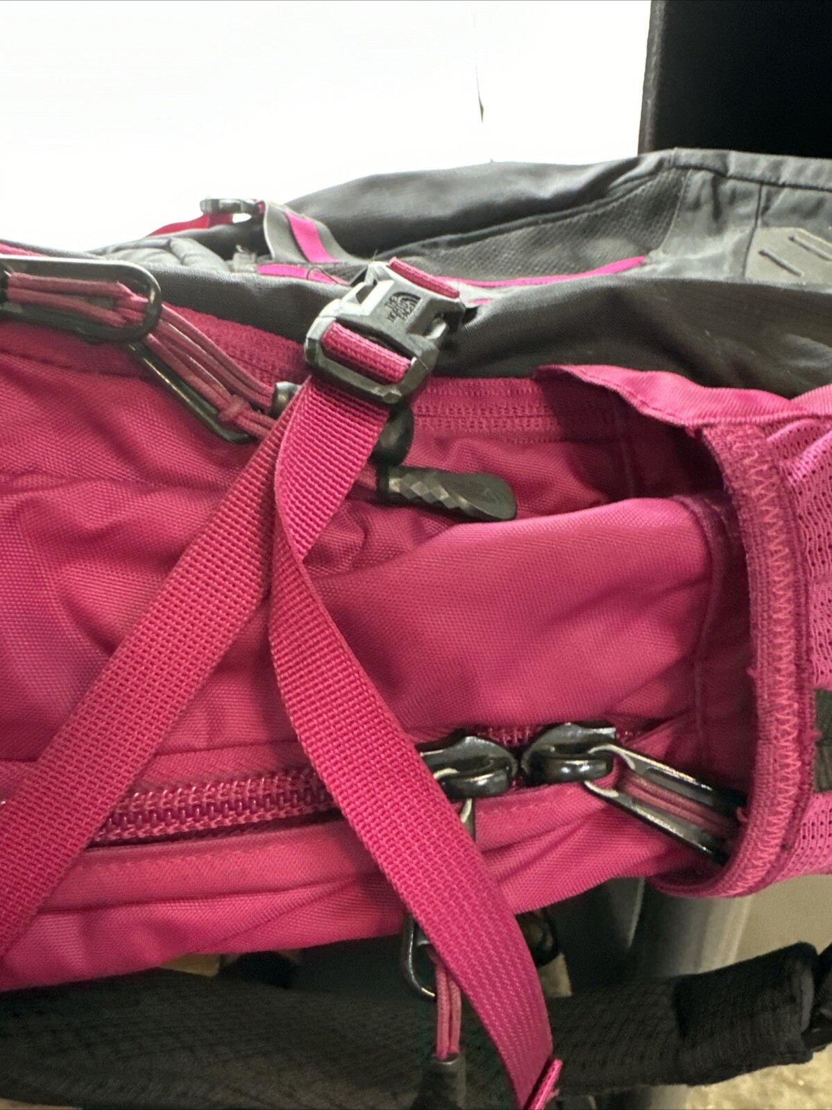 The North Face Backpack Recon Bag Travel School Gym Laptop Black Pink Flex Vent