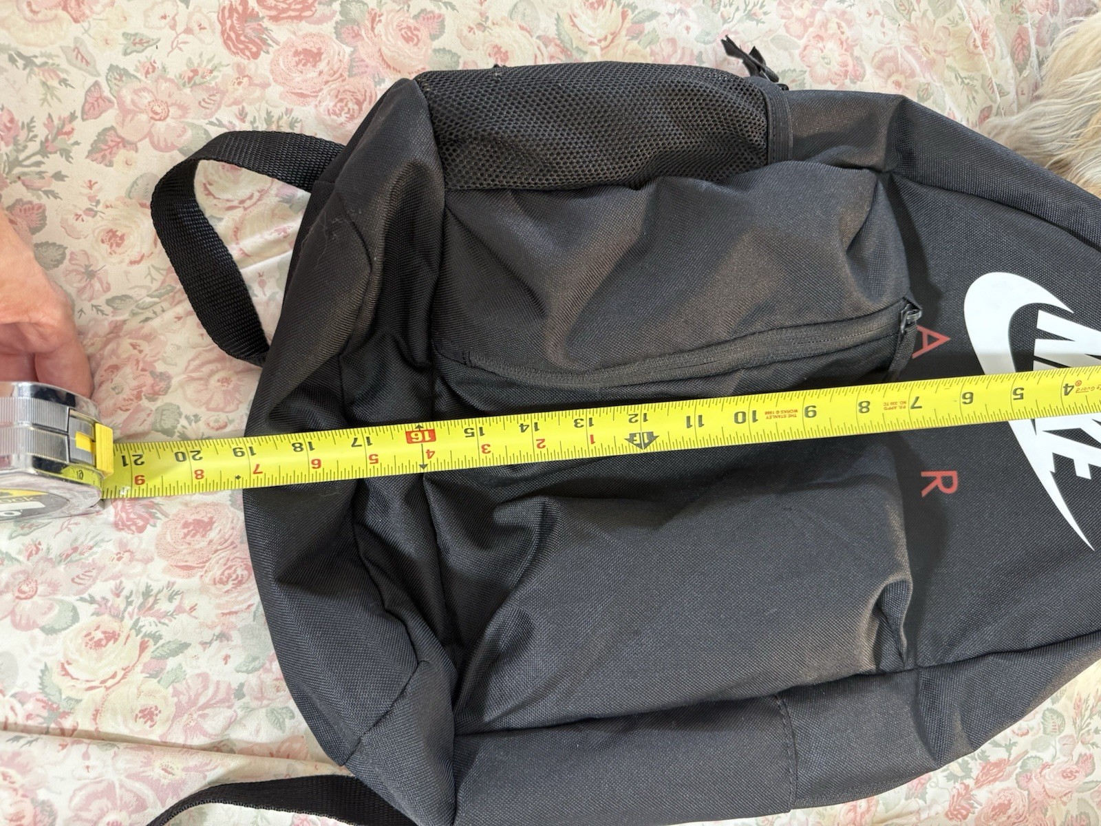 Nike Air Backpack Zip Closure Padded Straps Outer & Bottle Pockets (sg5)