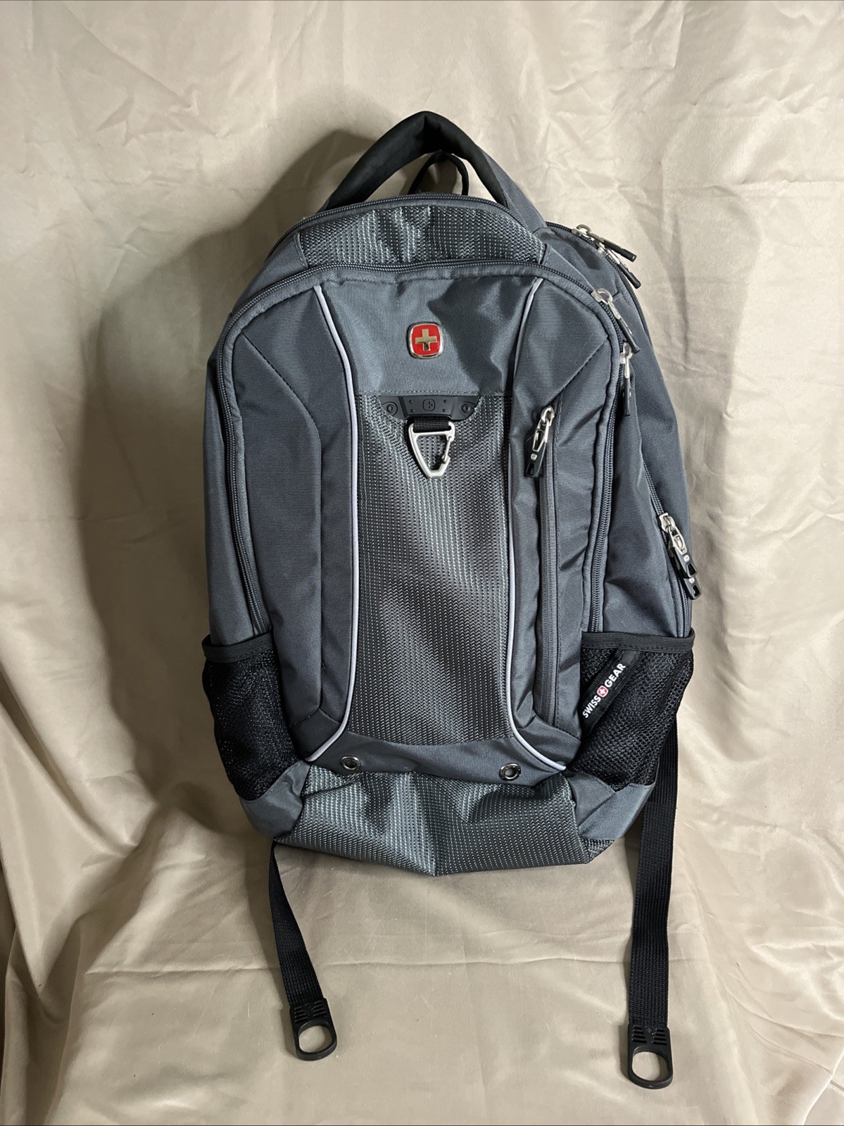 SWISSGEAR 18.5 inches Airflow, Laptop (Mint Condition) – Grey Back Pack
