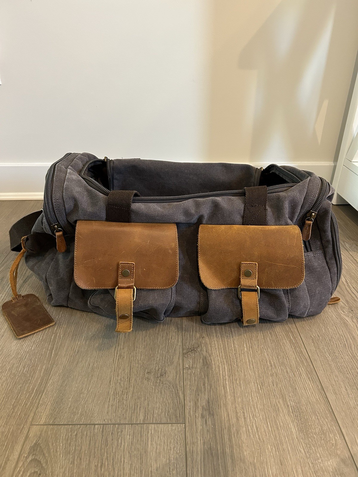 Men’s Gray Brown Duffle Bag Adjustable Strap Outer & Inner Pockets Travel Casual