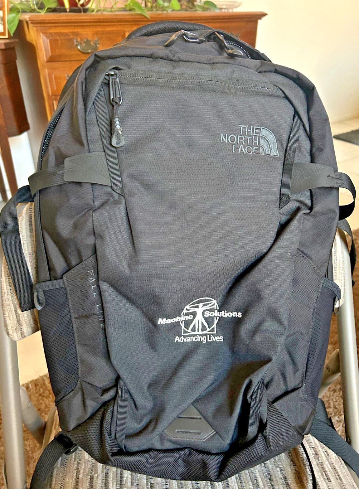 THE NORTH FACE Fall Line 28L Backpack Black with Company Logo