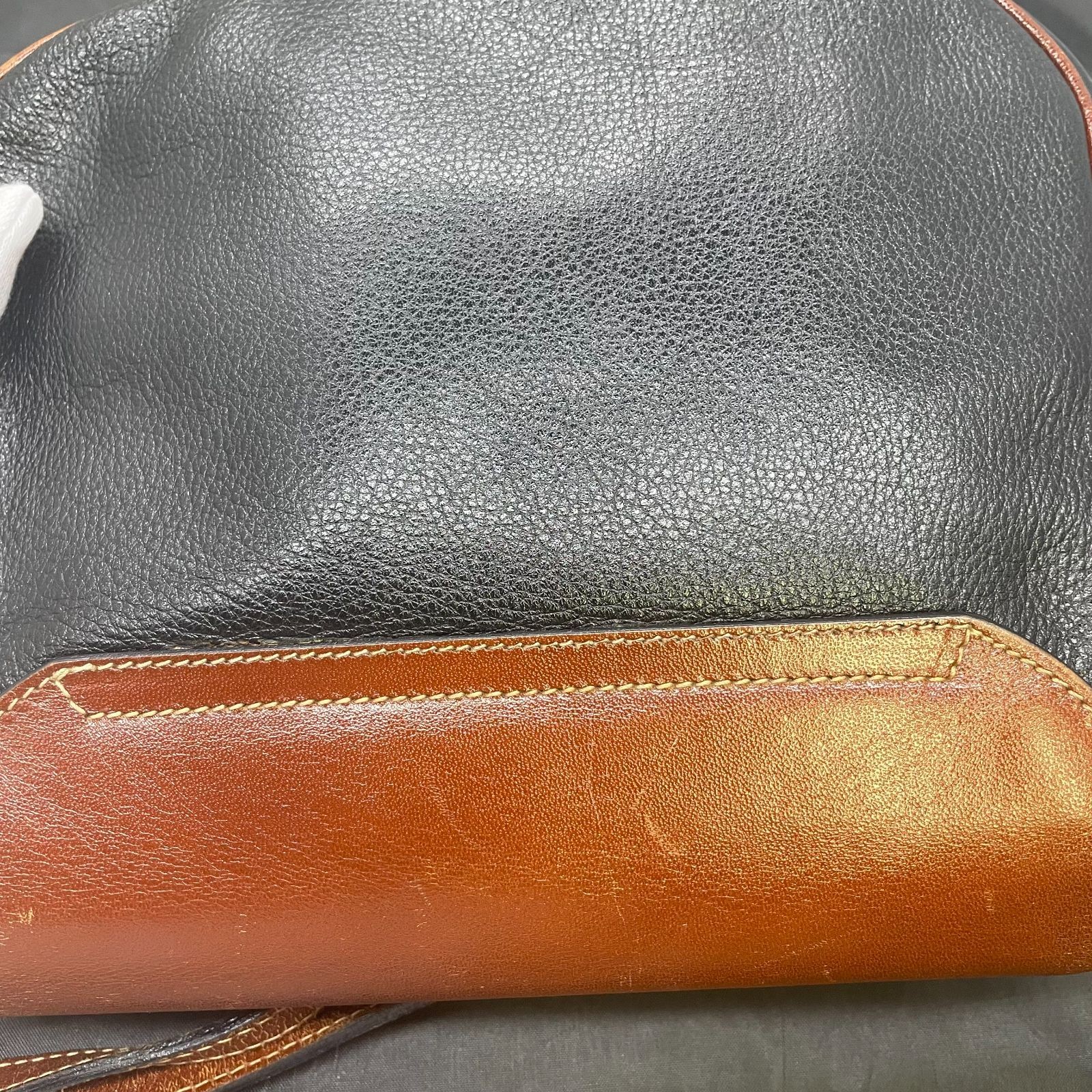 Authentic Bally Shoulder Bag 20x19cm Leather Used with Wear