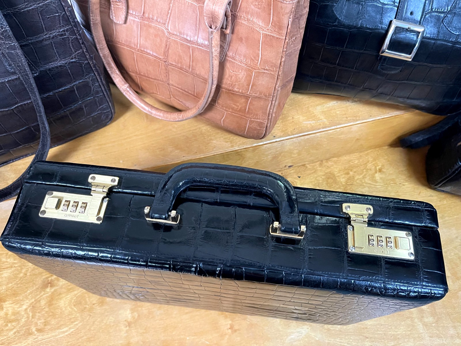 Genuine American Alligator Briefcase NEW Black Classic Case Lock Pockets 18x13x4