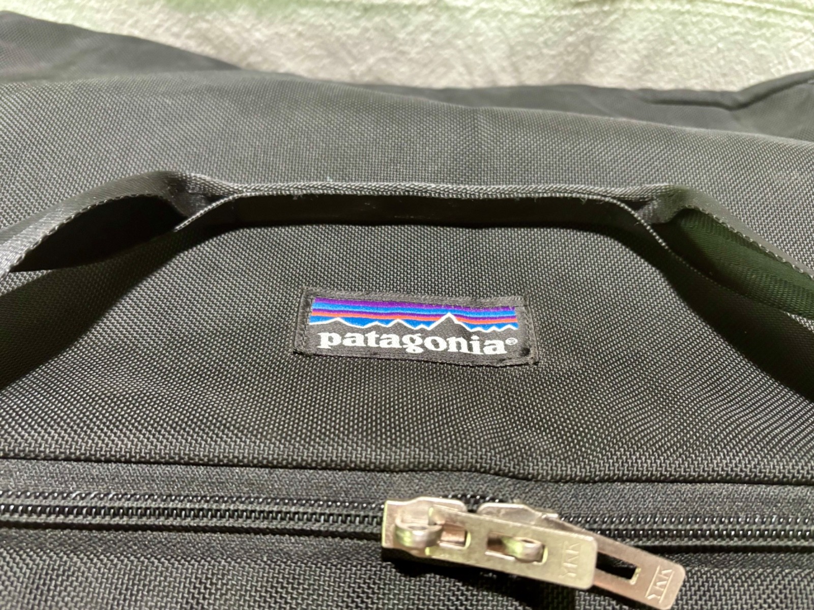 Vintage Patagonia Wet-Dry duffel black/purple lockable (rare)