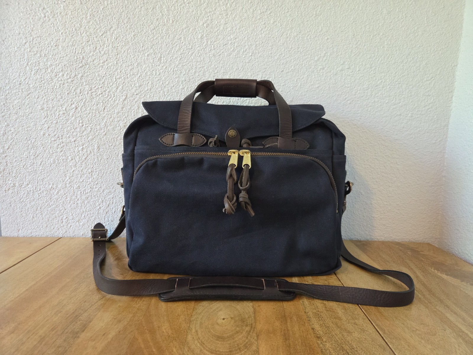 Filson Rugged Twill Padded Computer Bag | Navy | USA Made | MSRP $625 | Rare