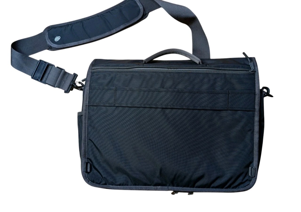 Timbuk2 Command Messenger Bag Medium Jet Black Laptop Tablet TSA Travel NWOT