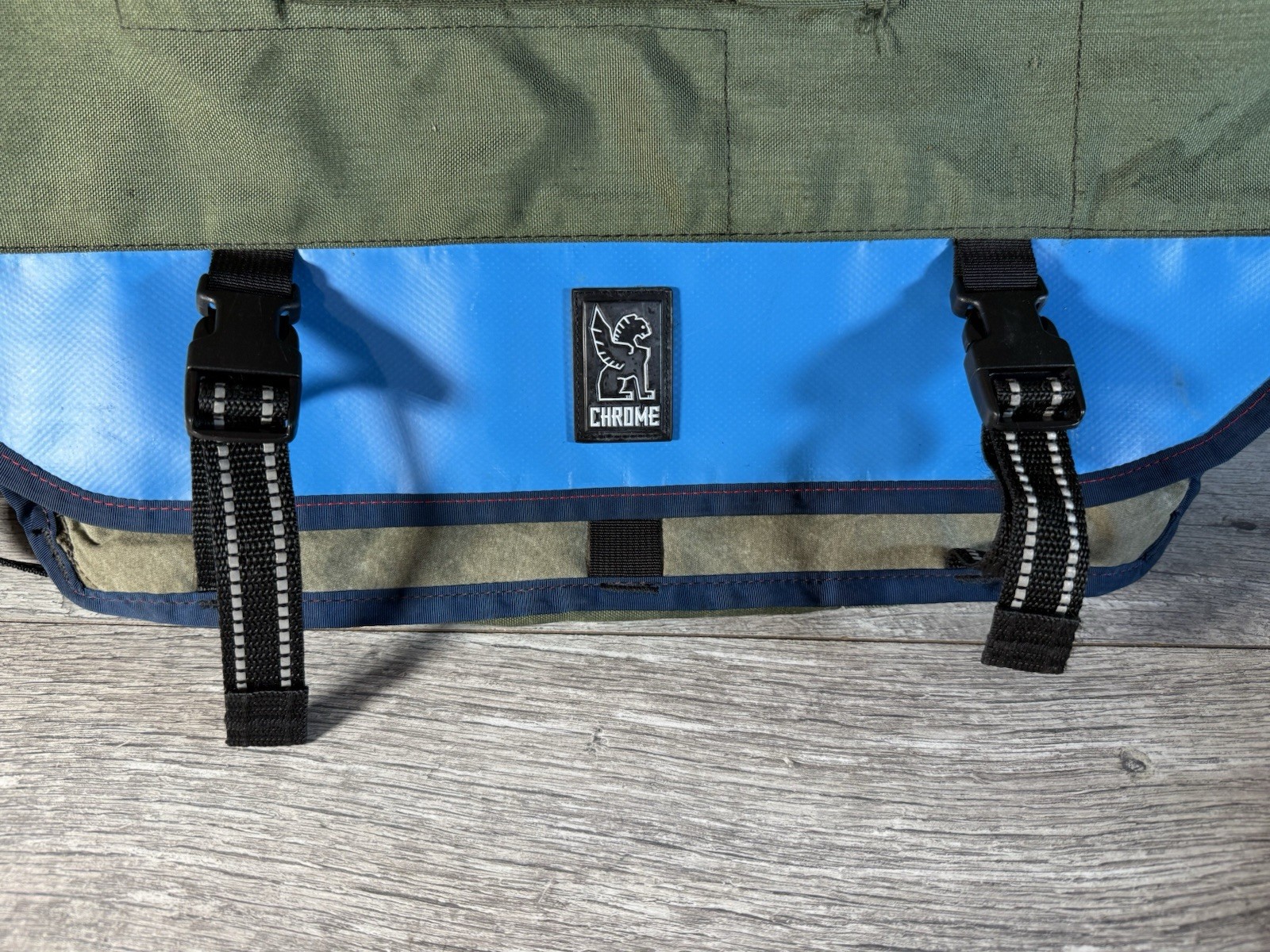 Chrome Industries Messenger Bag Navy Green Metro Seat Belt Flap City