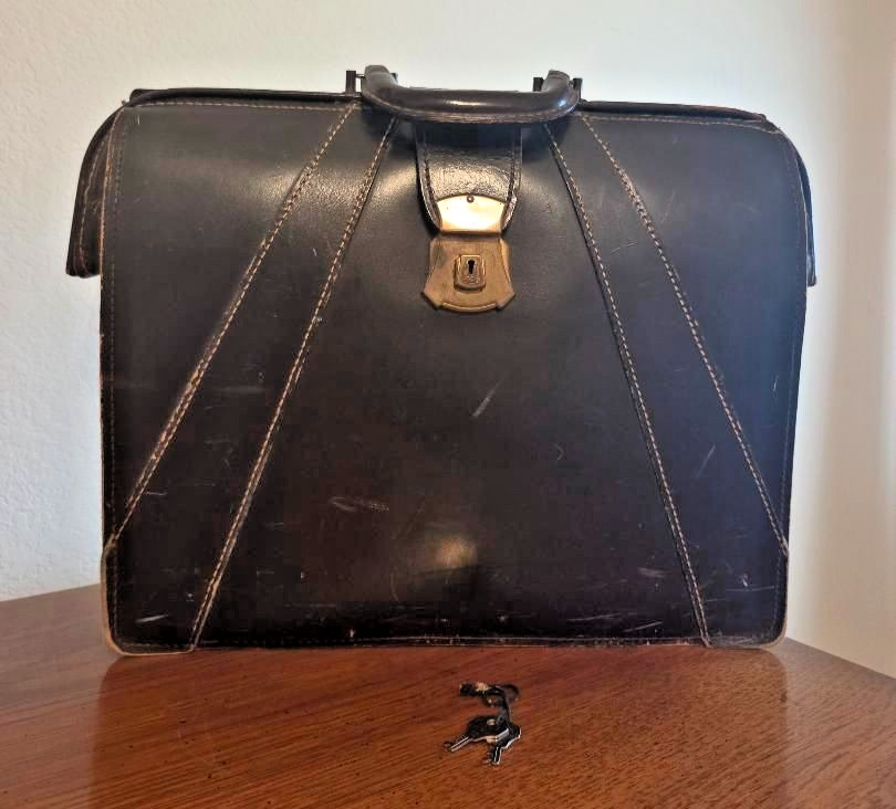 US Government Military Issued Leather Briefcase Type IV USAF Navigator Ca 1960’s
