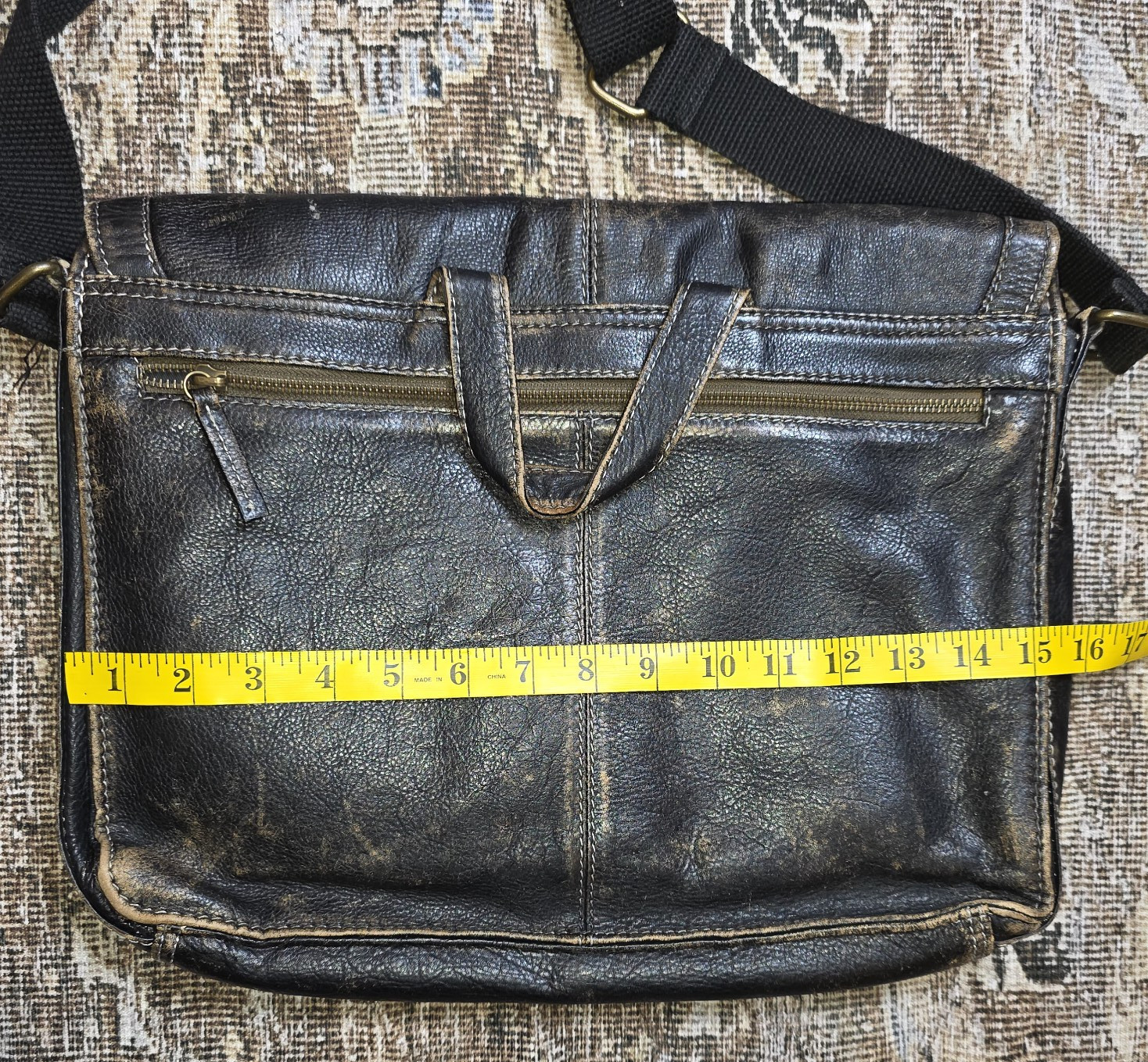 Black Rivet Distressed Leather Messenger Bag Laptop Briefcase Crossbody Strap