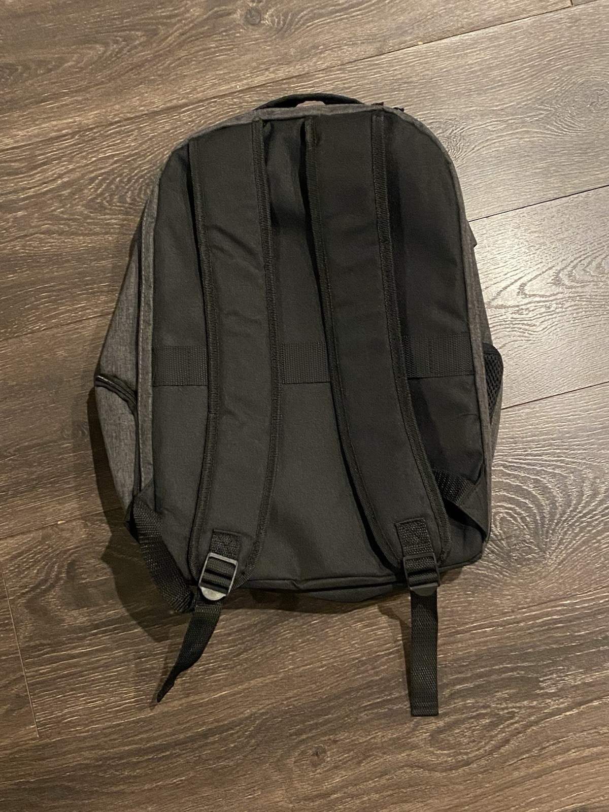 Leed’s Grey/Black Apple Backpack With USB Port/cable