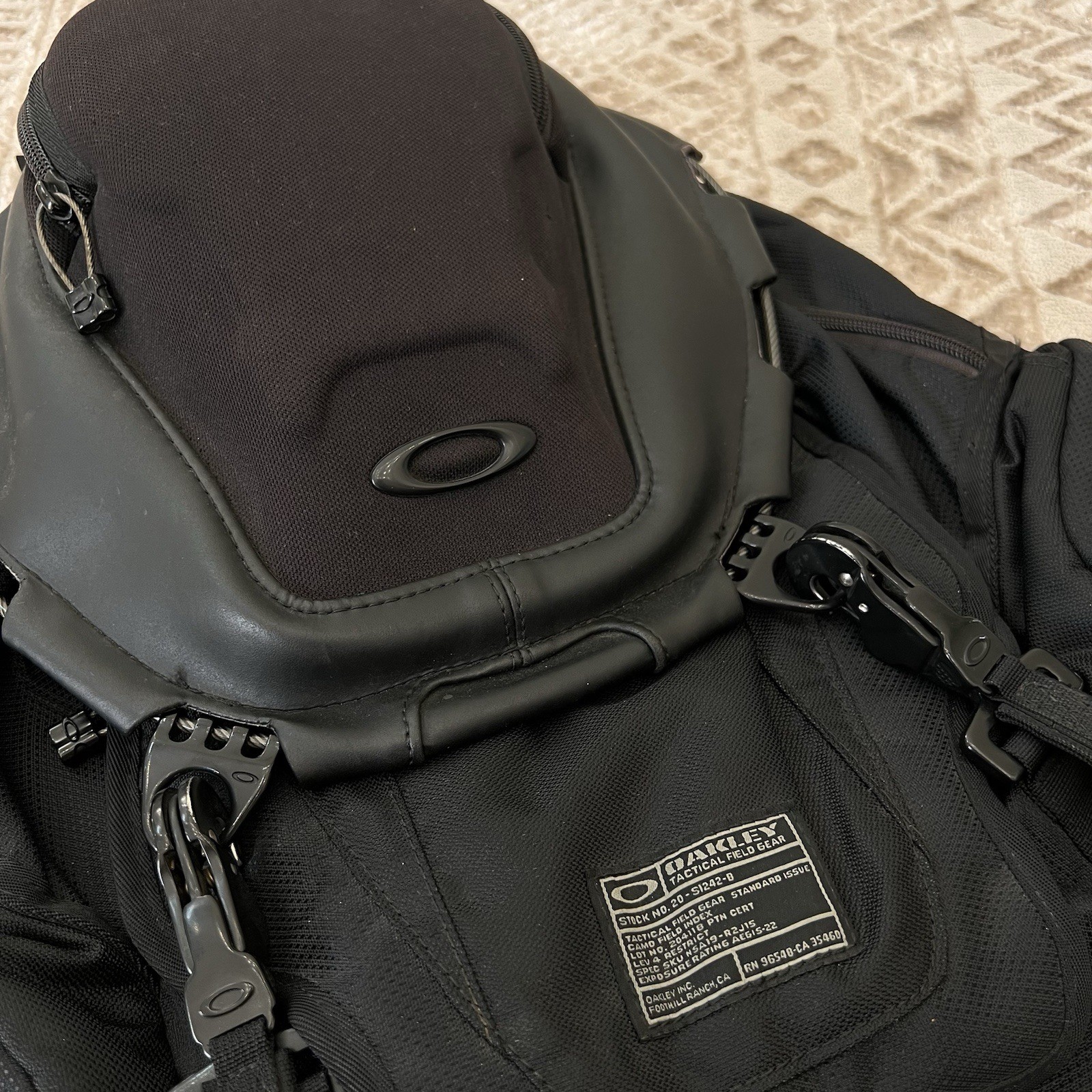 Oakley Kitchen Sink Backpack Stealth Black Gorpcore Tactical Hiking Cargo