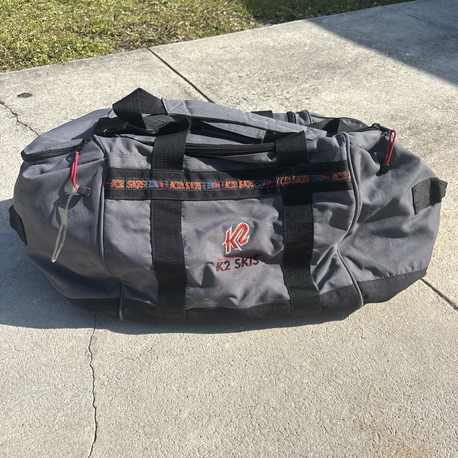 Vintage K2 Large Duffle Travel Bag Gray Ski Snowboard Snow Strap Handle *FLAWS*