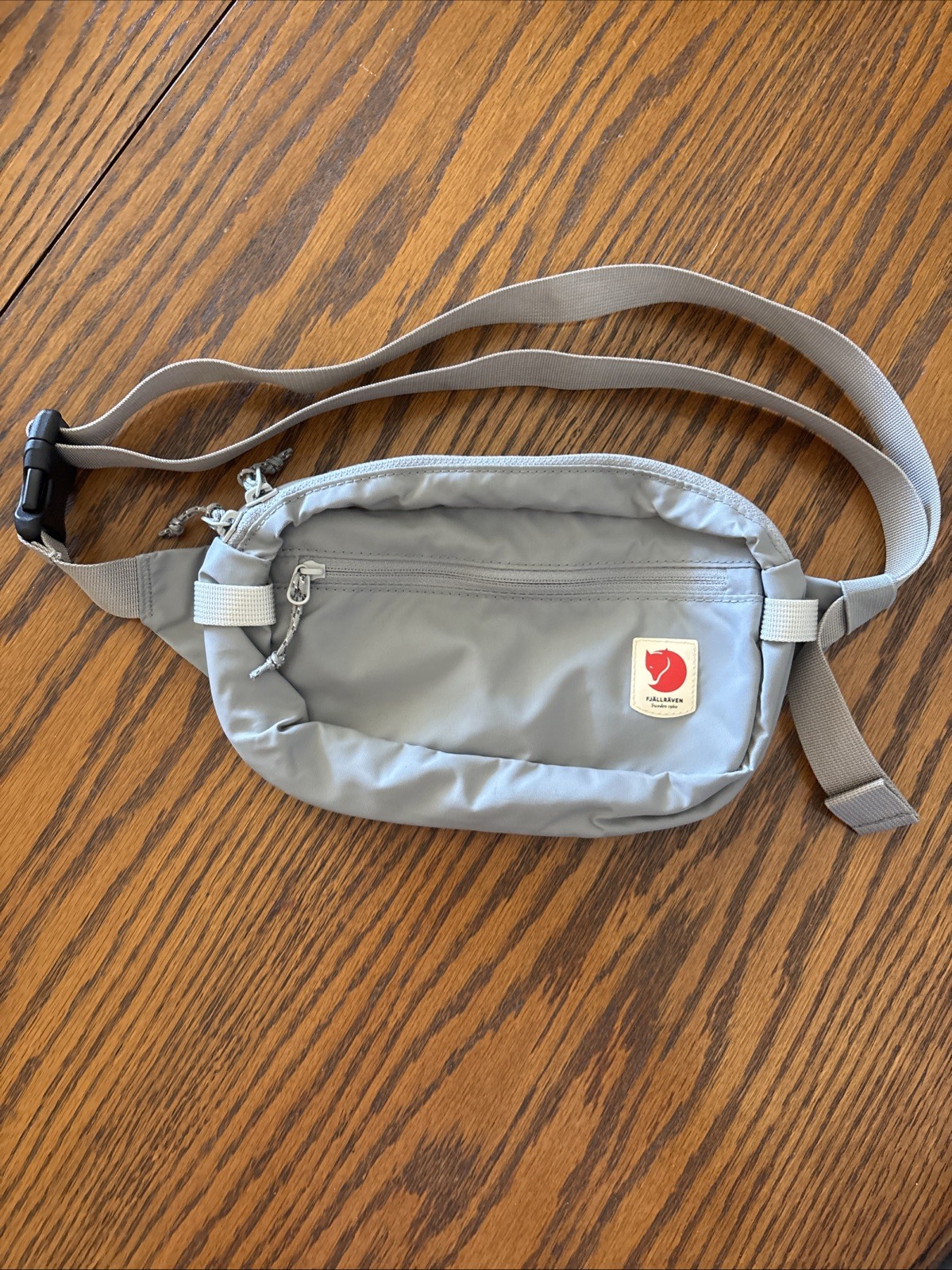 Fjallraven Unisex High Coast 1.5L Hip Pack – Shark Grey