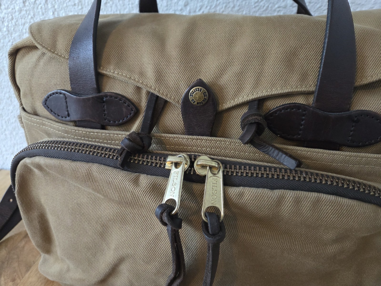 Filson Rugged Twill Padded Computer Bag | Tan | USA Made | MSRP $625 | Rare
