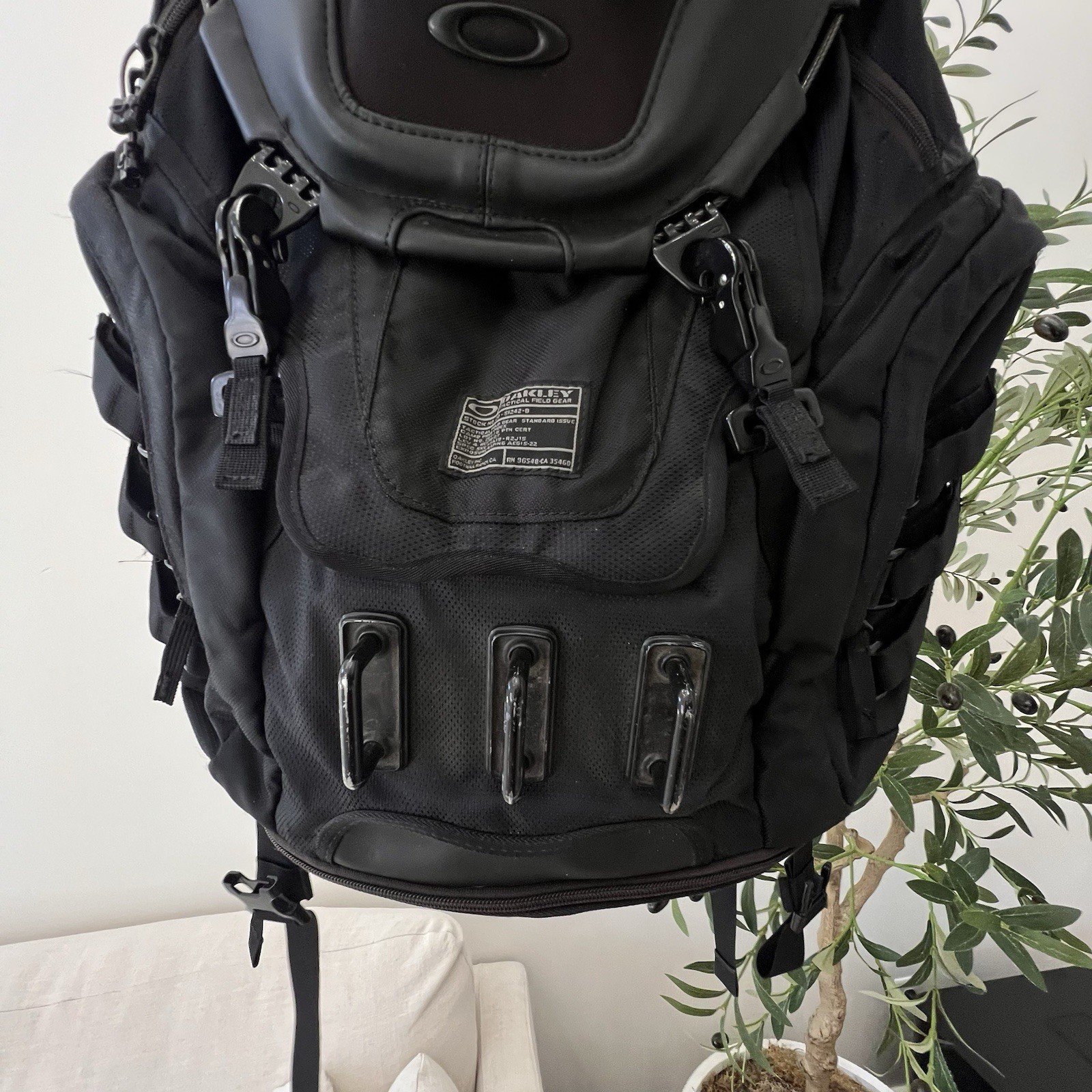 Oakley Kitchen Sink Backpack Stealth Black Gorpcore Tactical Hiking Cargo