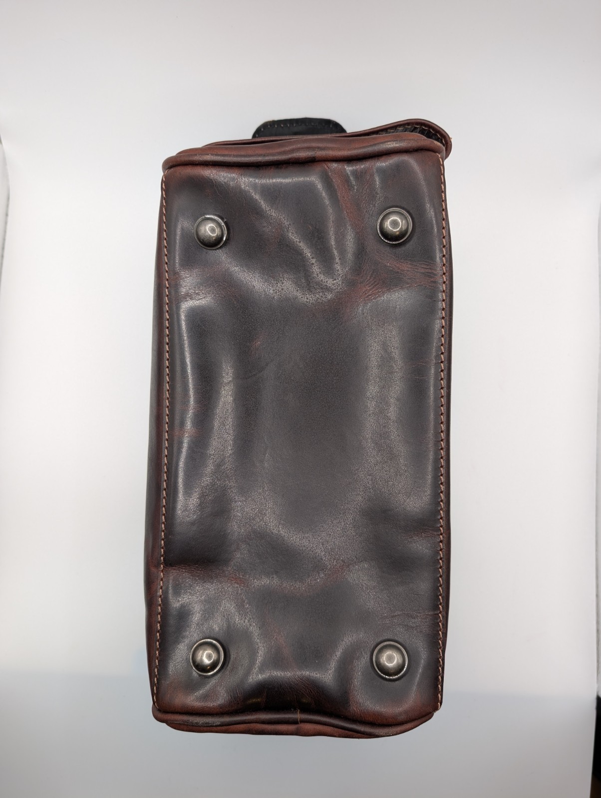 Aaron Leather Goods Toiletry Dopp Kit Bag. Premium 10.5″L x 5.5″W x 5.5″H.