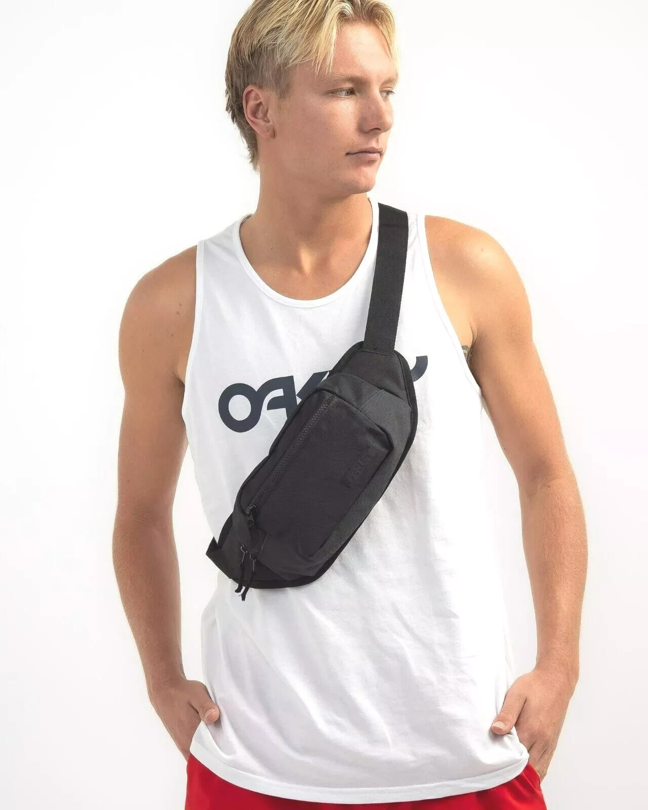 New Oakley Transit • Belt Bag Blackout Heather – Water Repellent Waist Pouch