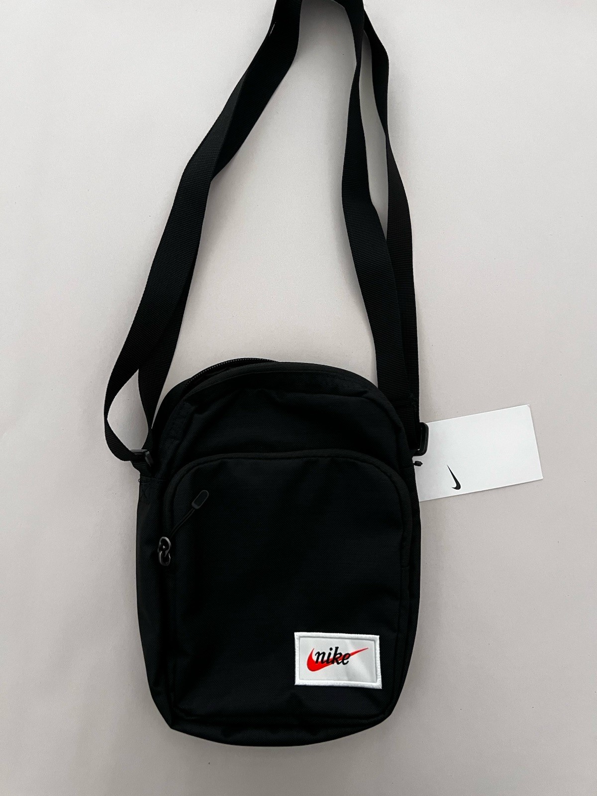 Nike Heritage Black Crossbody Bag BA5809-010 One Size NWT Adjustable Strap Trave