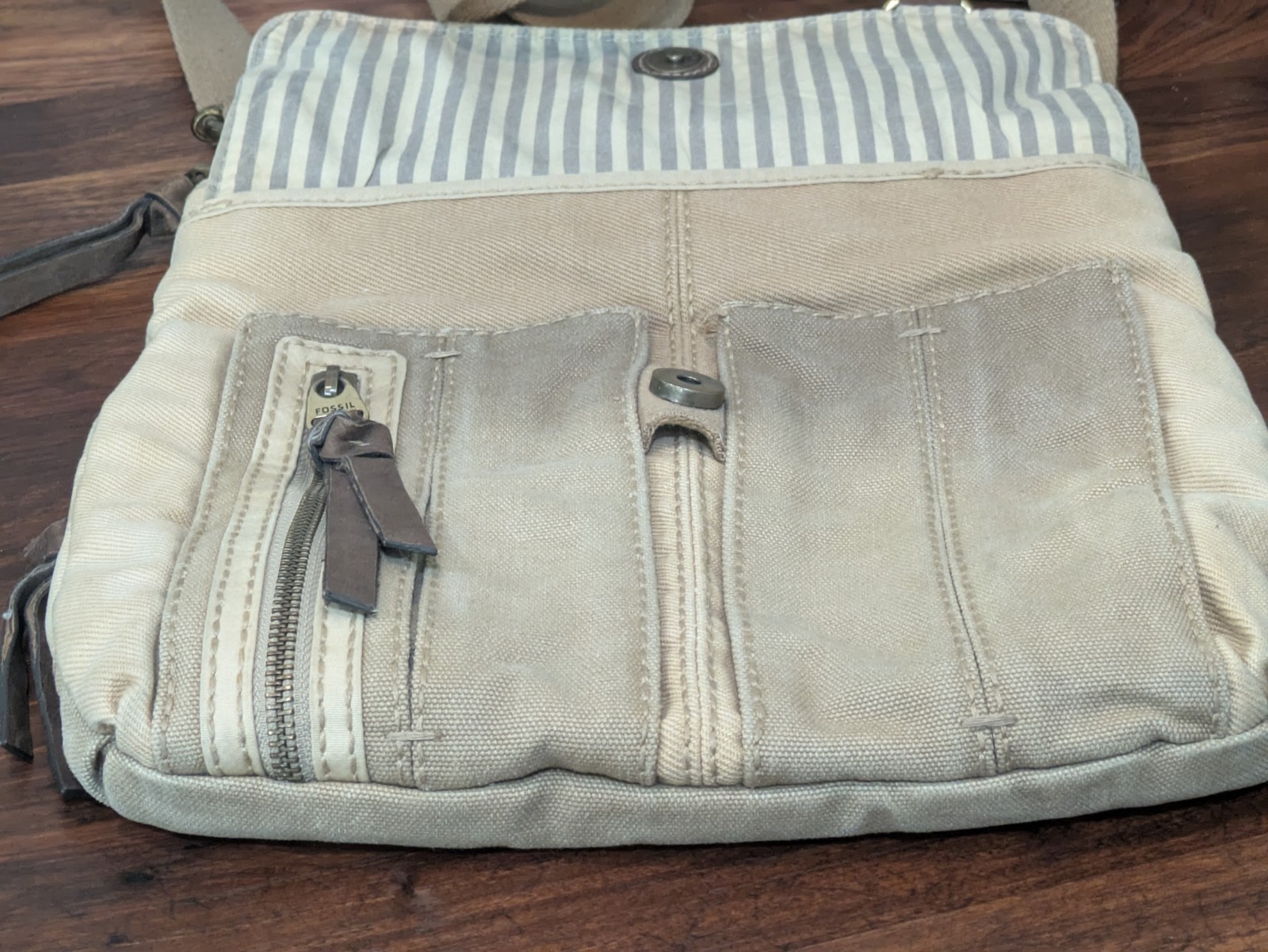 Fossil Beige Messenger Bag Adjustable Strap Inner Pockets Crossbody Men