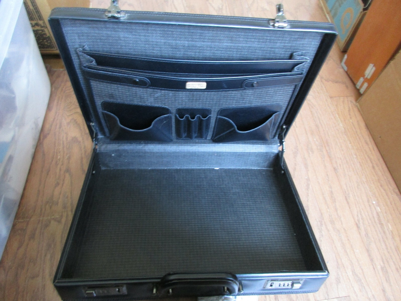 Black Leather BUSINESS MATES Lined Combination Briefcase Attache EUC
