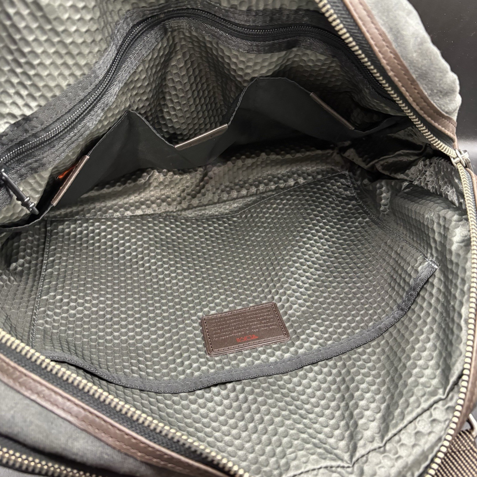 Tumi Alpha Bravo Everett Essential Tote Duffle Carry Bag Gray Brown 22640ATH2