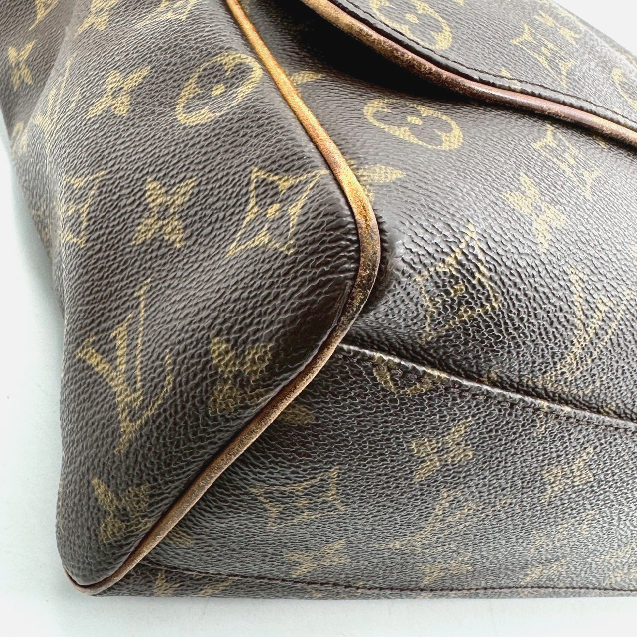LOUIS VUITTON Abbesses Messenger Shoulder Bag Monogram SP1021 Leather Used