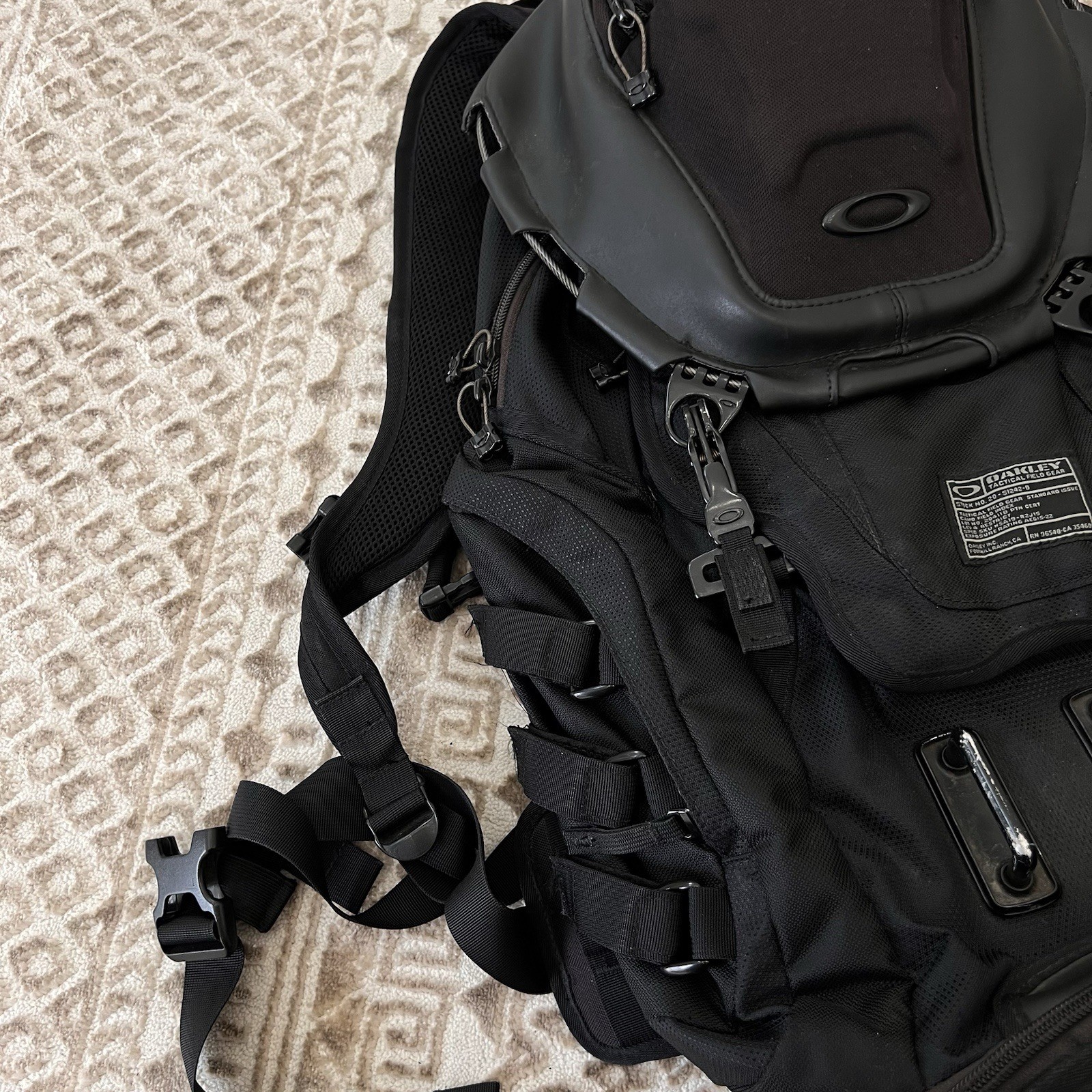 Oakley Kitchen Sink Backpack Stealth Black Gorpcore Tactical Hiking Cargo