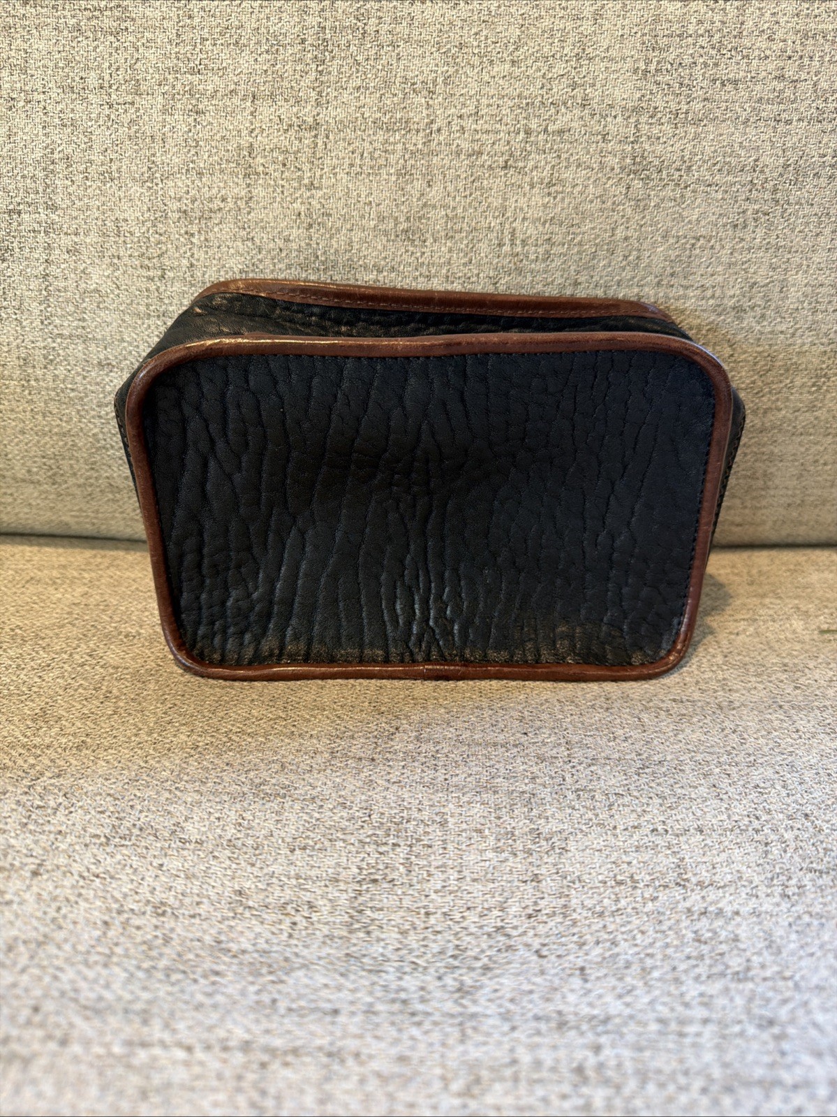 Borlino Buffalo Leather Tech Kit Electronics Cord Organizer Black Zip Used