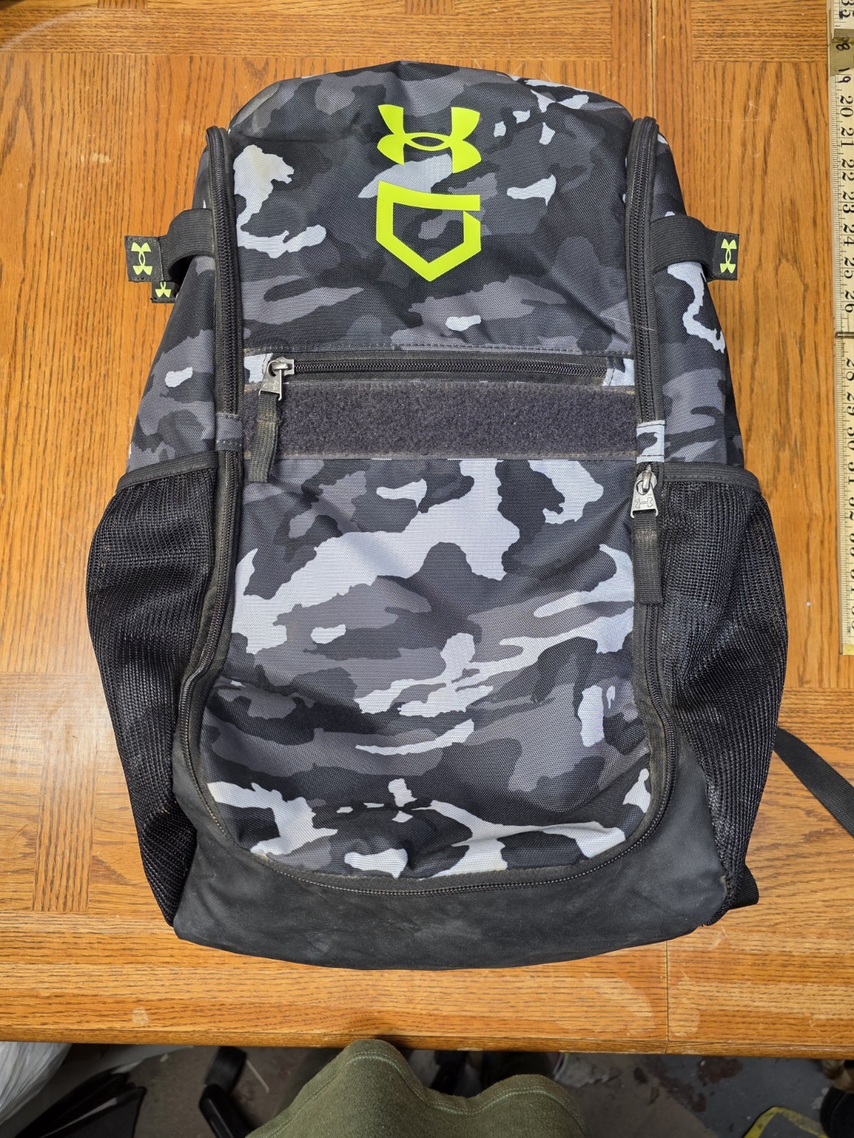 Under Armour Utility Personal Equipment Backpack 1369318 Gray Black HS-A1-1