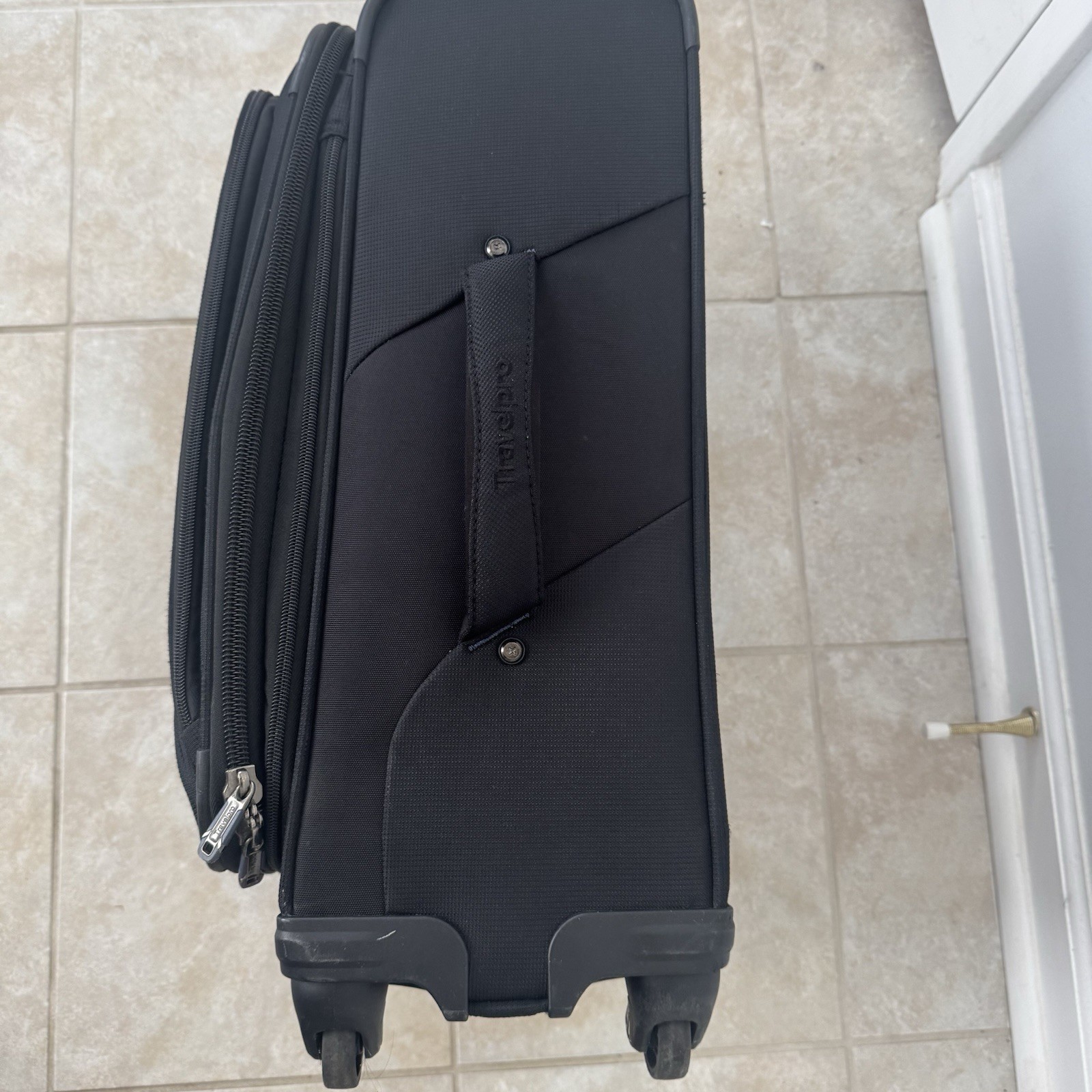 Travelpro Maxlite 5 Softside Expandable Luggage 4 Spinner Wheels 22” Carry On